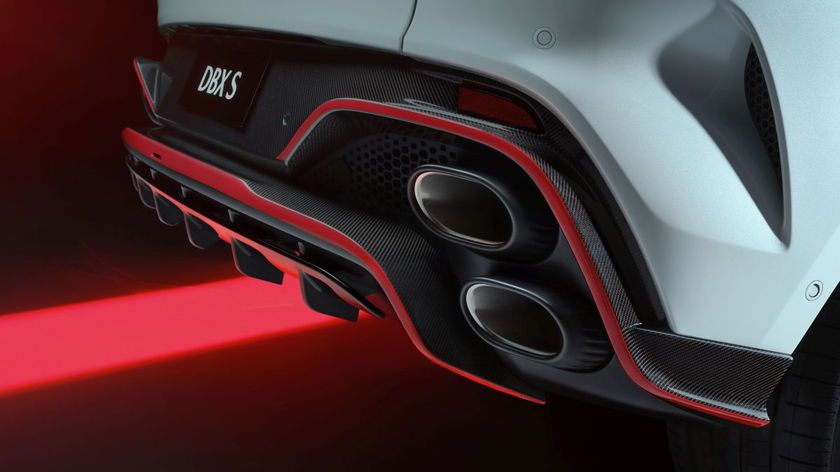 Aston_martin_dbx_s_14