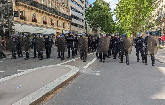 2 000 policiers pour obtenir l'itinéraire