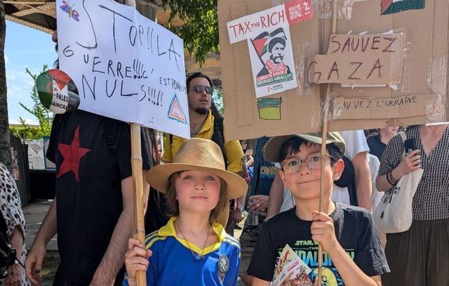 Gaston et Leonard, pros du Manif