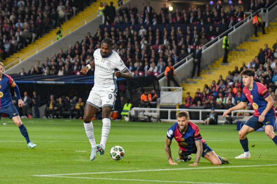 Marcus Thuram ouvre le score contre Barcelone après seulement 30 secondes de la demi-finale à la Ligue des champions. Marcus Thuram ouvre le score contre Barcelone après seulement 30 secondes de la demi-finale à la Ligue des champions.