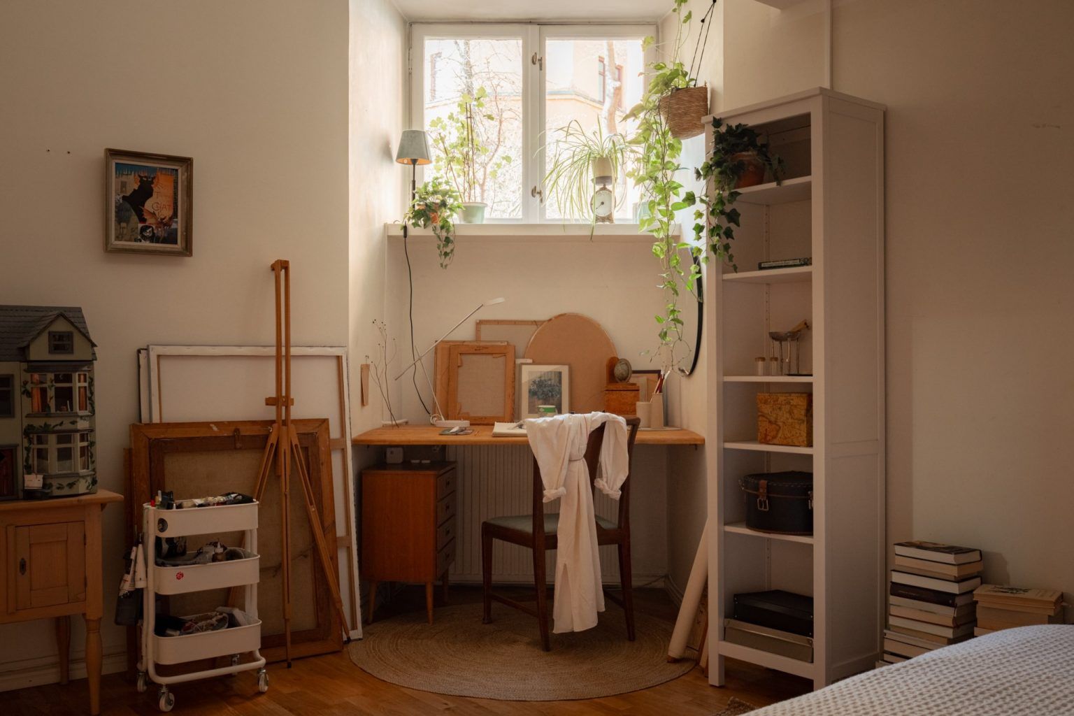 Zone de bureau dans la chambre