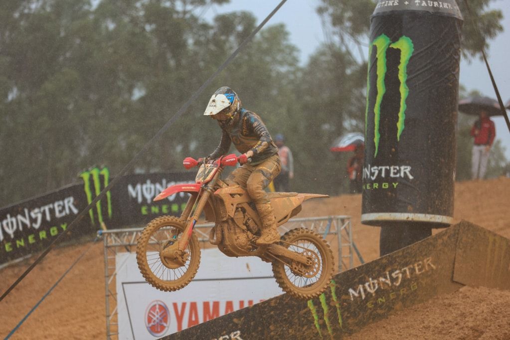 Pauls Jonass a surpris le vainqueur dans la boue d'Agueda il y a un an. © Infront Moto Racing