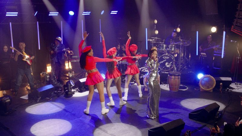 Pearl Lama sur la scène Bataclan, 8 mars 2025