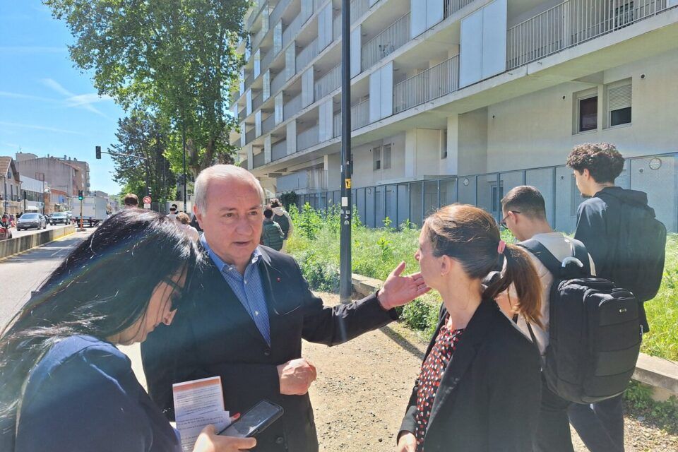 Jean-Luc Moudenc visitait le quartier ce mercredi 30 avril.