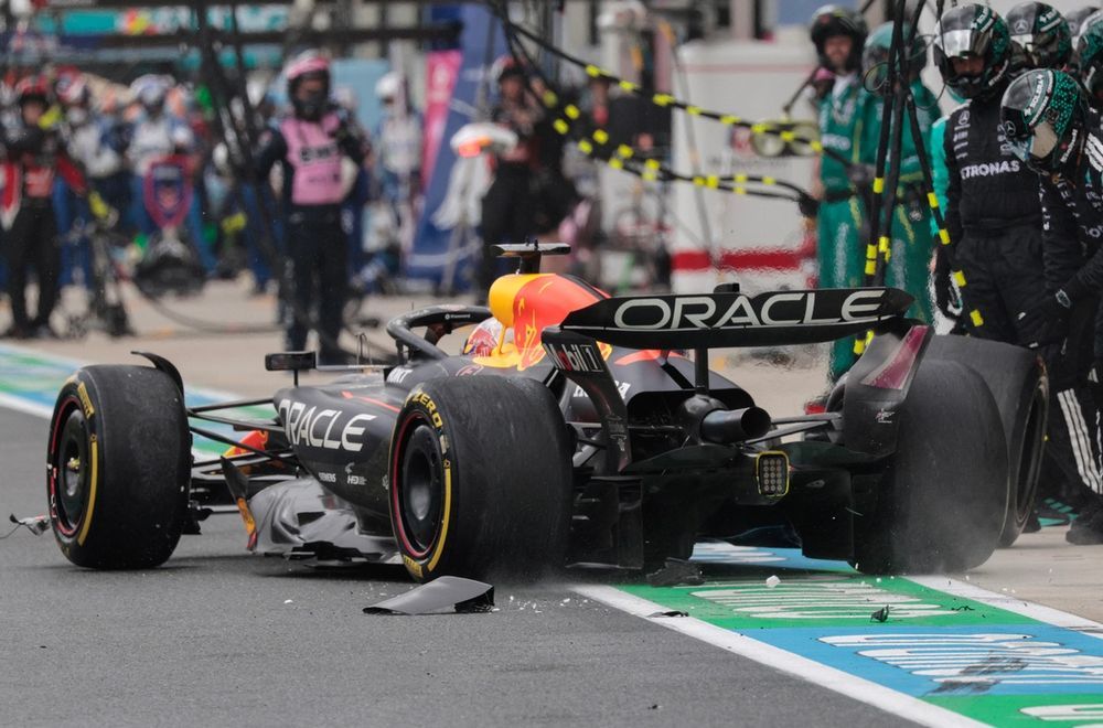 Red Bull a complètement raté l'arrêt de Verstappen dans la course Sprint.