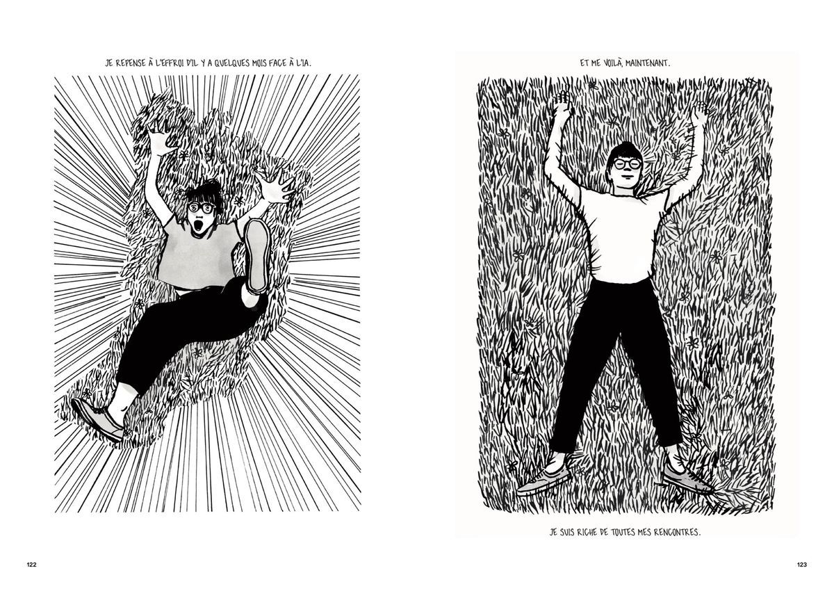Deux illustrations en noir et blanc de «Human Certified» par Dora Formica. La première image montre une personne allongée sur le sol avec des lignes dynamiques derrière elle, tenant un téléphone avec le texte «Je suis ok à l'idée de moi baiser un peu». La deuxième image montre la même personne debout, entourée de végétation, avec le texte «et je sais que toutes mes valeurs sont remplacées». Deux illustrations en noir et blanc de «Human Certified» par Dora Formica. La première image montre une personne allongée sur le sol avec des lignes dynamiques derrière elle, tenant un téléphone avec le texte «Je suis ok à l'idée de moi baiser un peu». La deuxième image montre la même personne debout, entourée de végétation, avec le texte «et je sais que toutes mes valeurs sont remplacées».