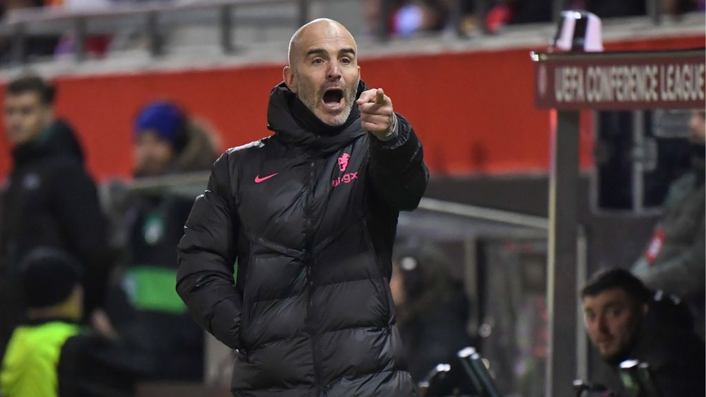 Enzo Maresca crie lors d'un jeu de Chelsea