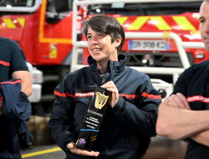 Manon Bigot, Talonneuse et pompier professionnel.