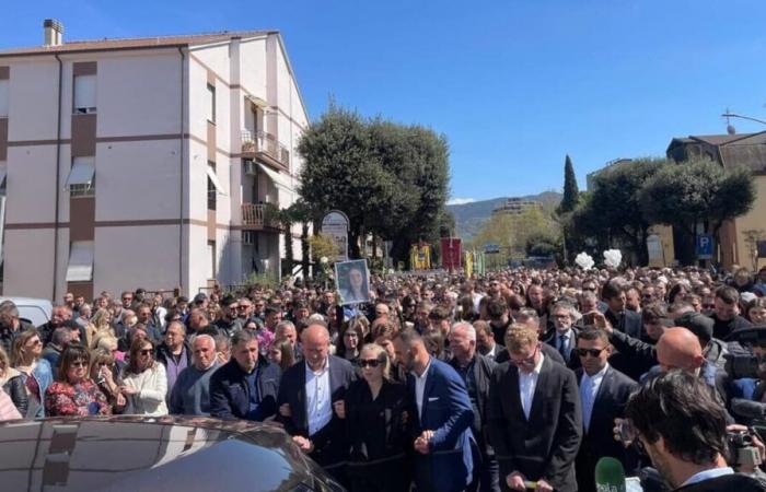 Funérailles à Terni -.