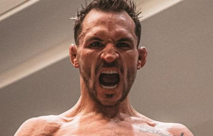 Le physique monstrueux de Michael Chandler avant son combat contre Paddy Pimbett -.