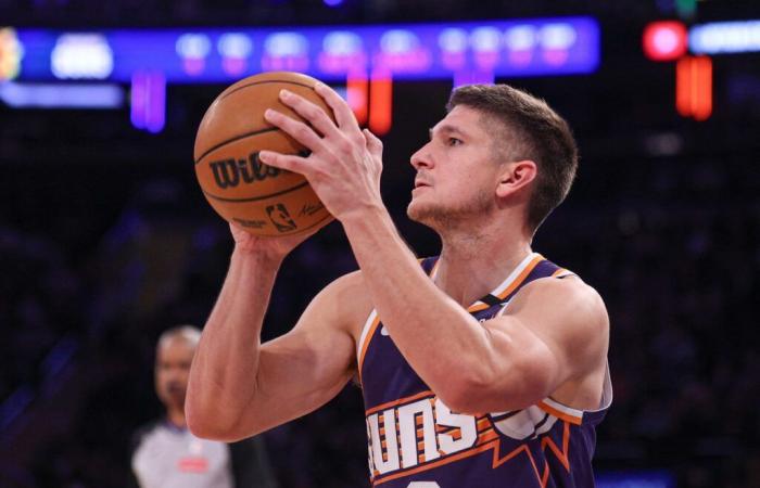Les Suns au bord de l’élimination tandis qu’un effondrement défensif choquant fait chanter leurs rêves de séries éliminatoires dans une saison tumultueuse. -.