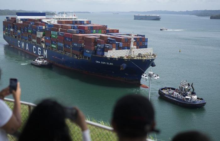 Le Panama autorise un déploiement américain près de la chaîne -.