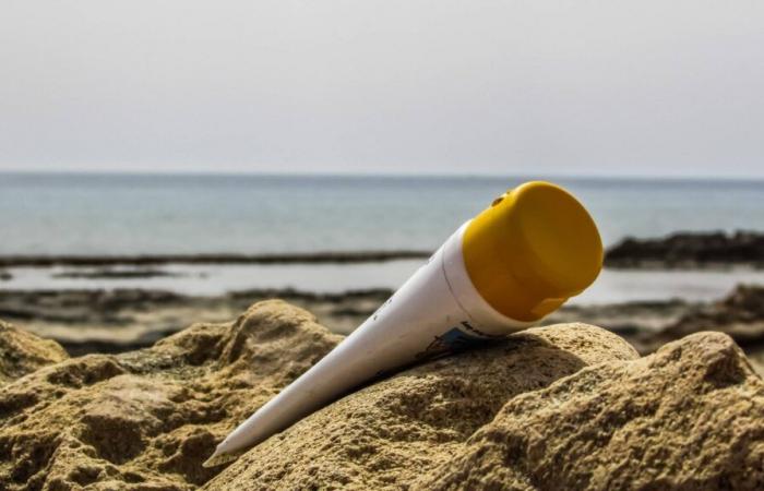 crèmes et pulvérisations solaires rappelées pour le risque microbiologique -.