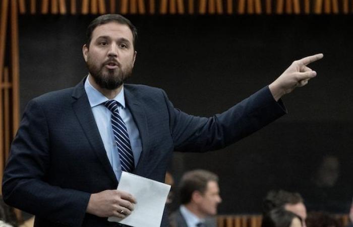 Maires enthousiastes à l’idée que Pierre Poilievre se présente en Alberta -.