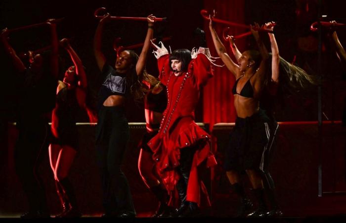 Les fans de Lady Gaga viennent à Rio pour son concert gratuit -.