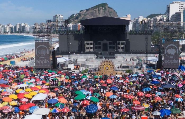 Les fans de Lady Gaga viennent à Rio pour son concert gratuit -.