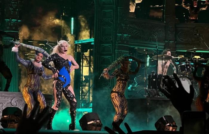 Lady Gaga met le feu lors d’un méga-concert libre sur la plage de Copacabana à Rio de Janeiro -.