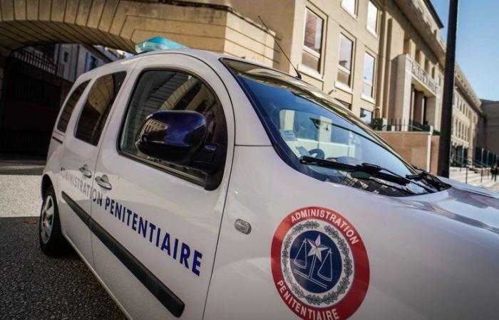 Deux Roumains ont condamné pour un vol de câbles de cuivre appartenant au SNCF à Nîmes -.