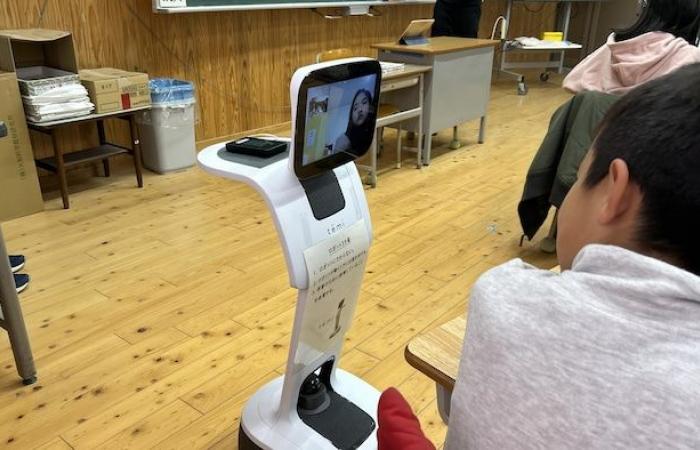 Un robot en renforcement au Japon -.