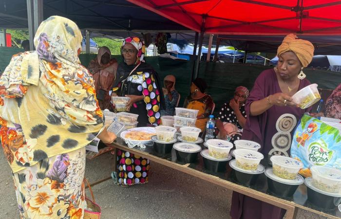 Petits plats pour un grand projet sur le marché de Chirongui -.