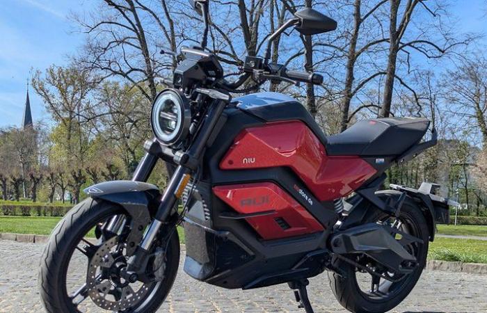 Une moto électrique abordable avec un look sérieux -.