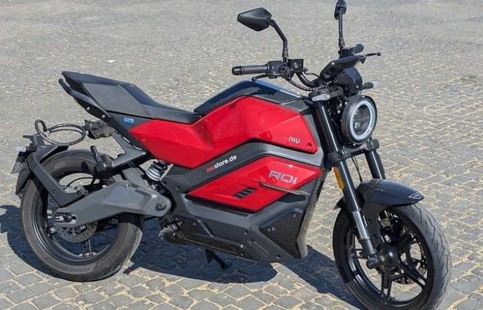 Une moto électrique abordable avec un look sérieux -.