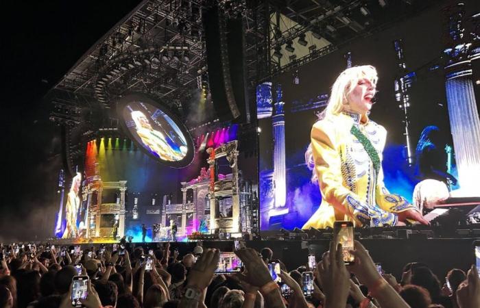 Lady Gaga allume Rio de Janeiro avec un méga-concept libre à Copacabana-.