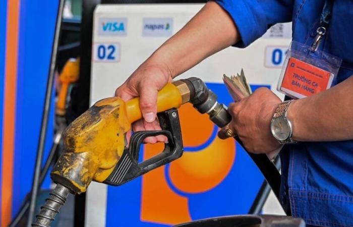 Les prix du carburant pourraient être ajustés à la baisse demain -.