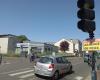 À ce grand carrefour, les résidents ont craint un accident depuis que les incendies ont été désactivés -.